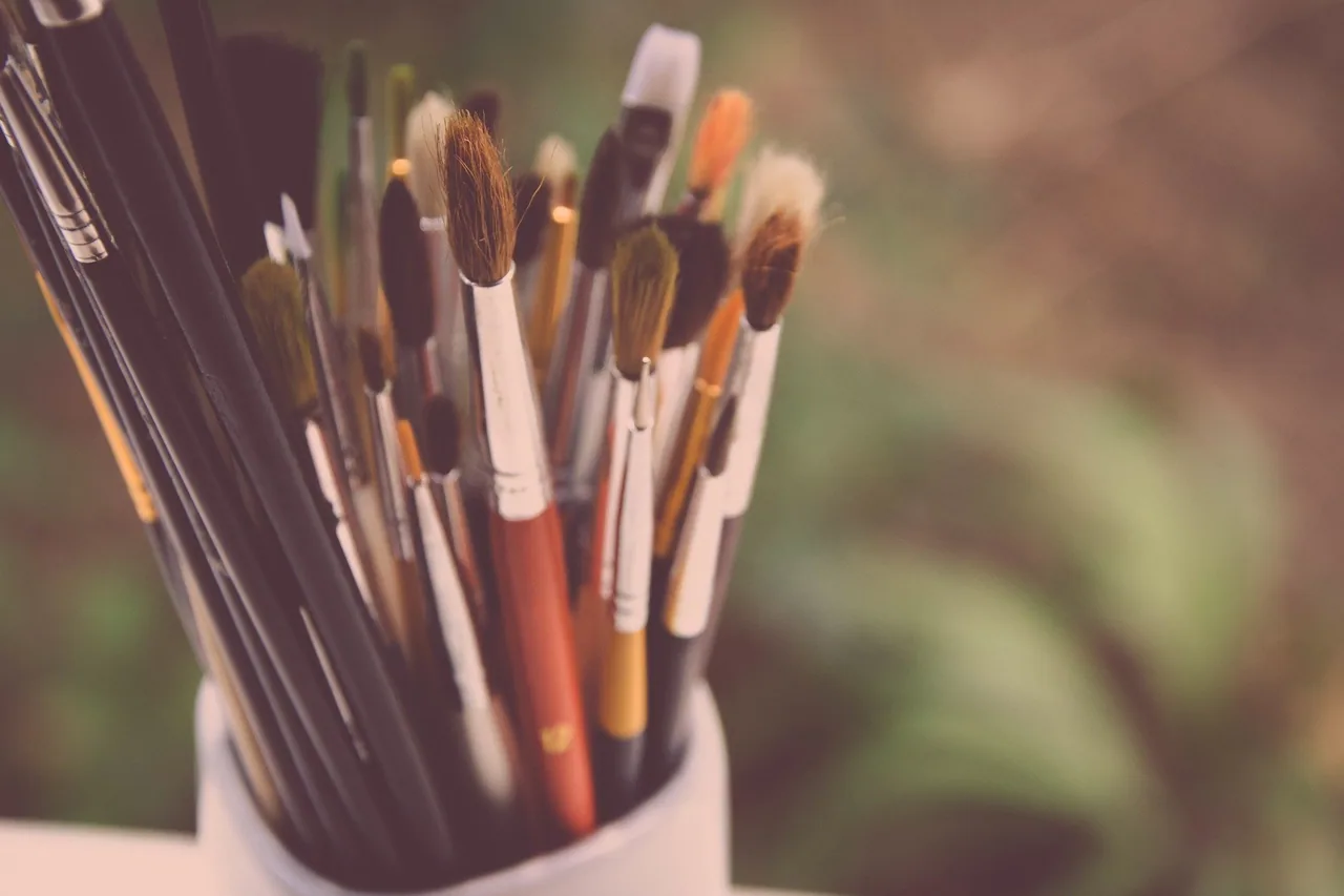 Pinceles y materiales de pintura